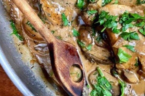 Creamy Balsamic Chicken with Mushrooms and Fresh Parsley recipe