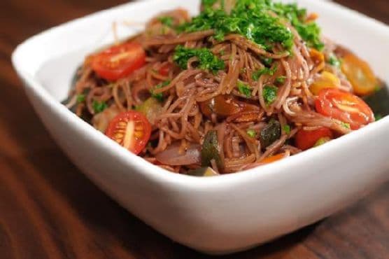 Peppery Absorption-Cooked Red-Wine Capellini recipe