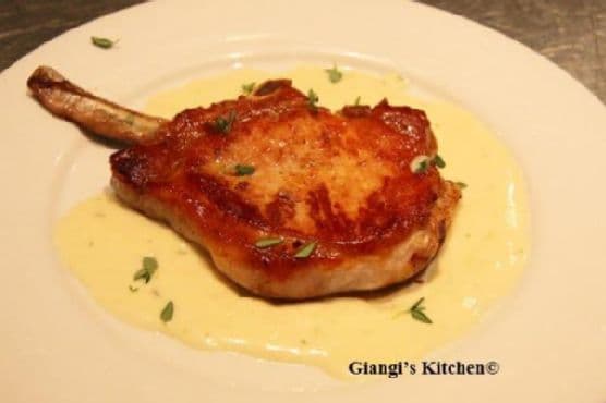 Pork Chops with Garlic Cream recipe